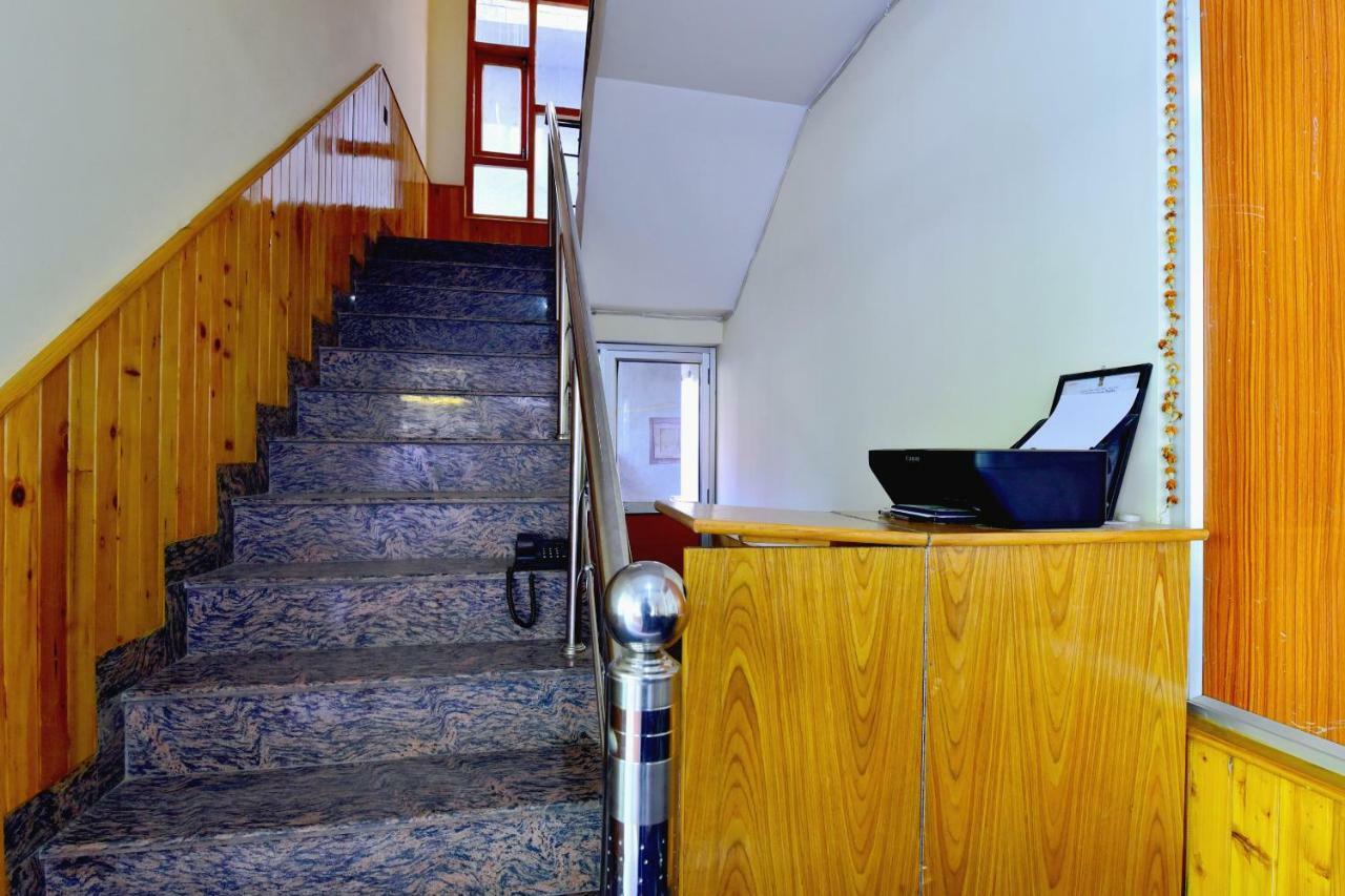 Oyo 38661 Hotel Apna Ghar Manāli Buitenkant foto